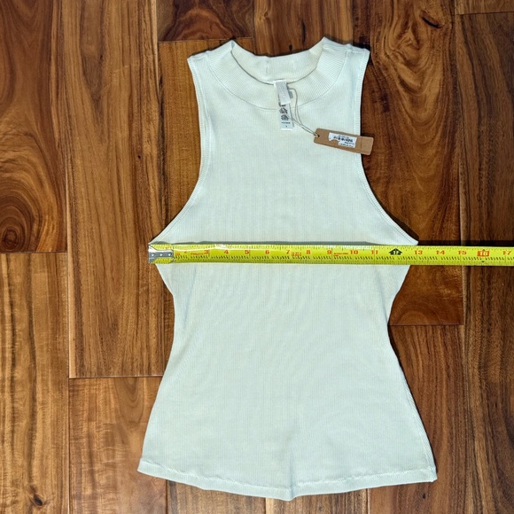 SKIMS cotton rib mock neck tank in BONE size Large - Picture 4 of 7